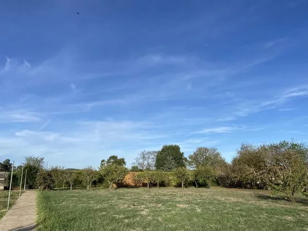 TERRAIN AVEC VUE DEGAGEE DANS LE BOURG DE SAINT GERMAIN