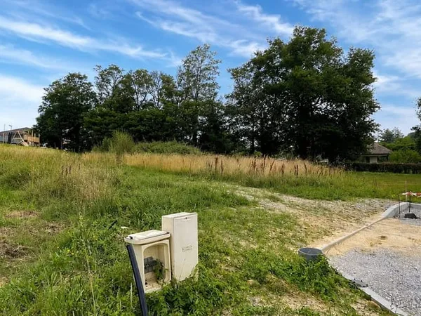 Terrain 897 m²