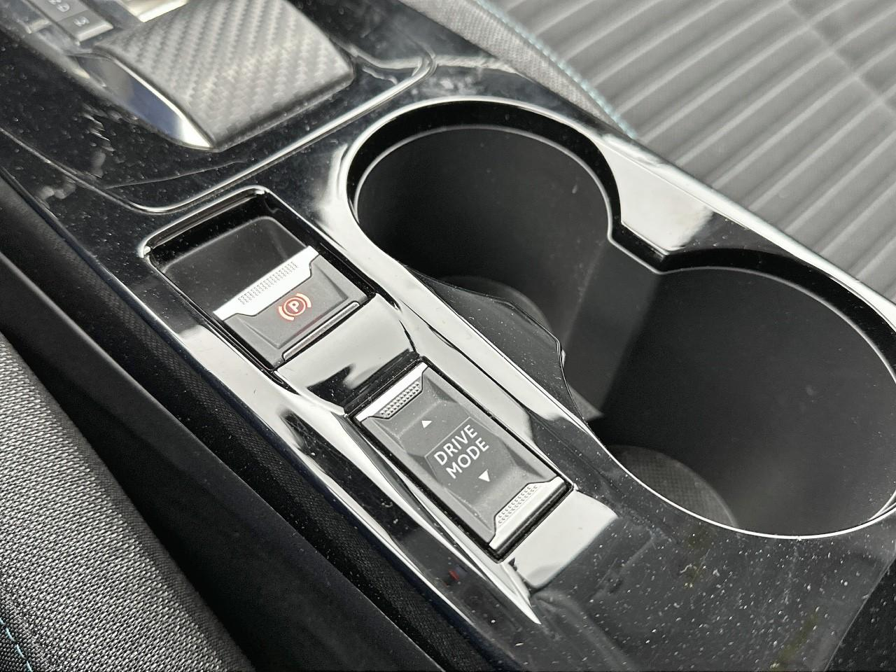 Peugeot 208 puretech 100 s&s eat8 style — photo 27