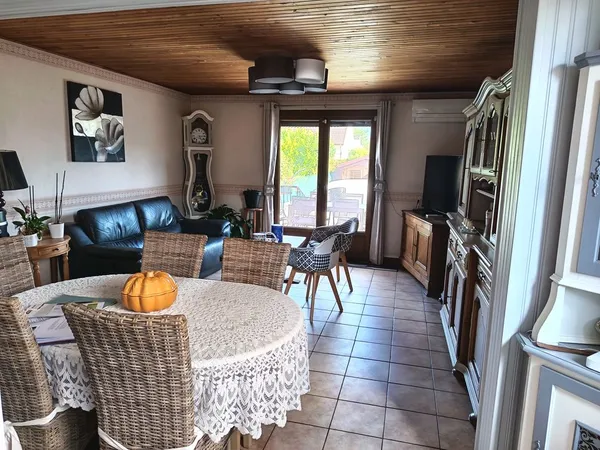 - Maison de ville individuelle - secteur calme