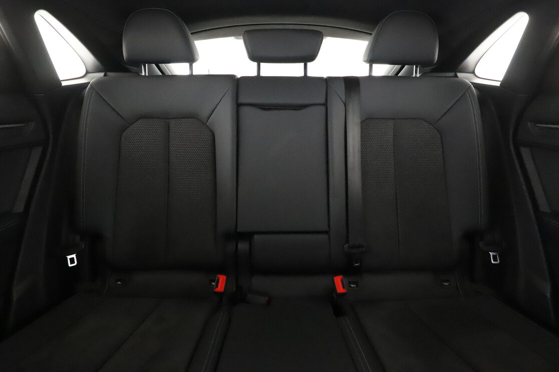 Audi Q3 Sportback 40 TDI S Edition Quattro S Tronic — photo 16