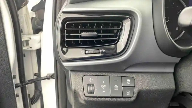 Kia Stonic 1.0 t-gdi 100 ch bvm6 — photo 24