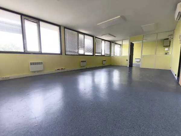 Bureaux 109 m²