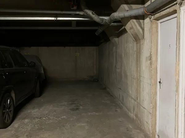 Location parking Neuilly sur Seine 250 € par mois charges comprises