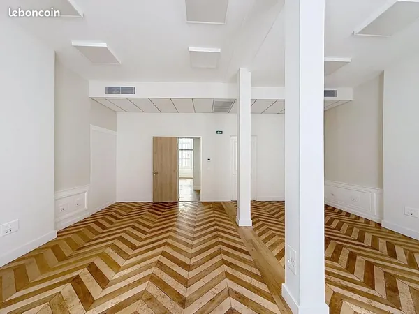 Bureau 130 m²
