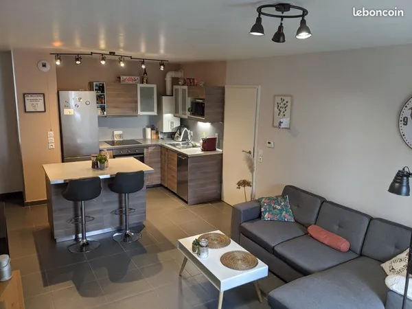 920 - Appartement T2 de 50 m² avec balcon, parking privatif et cave