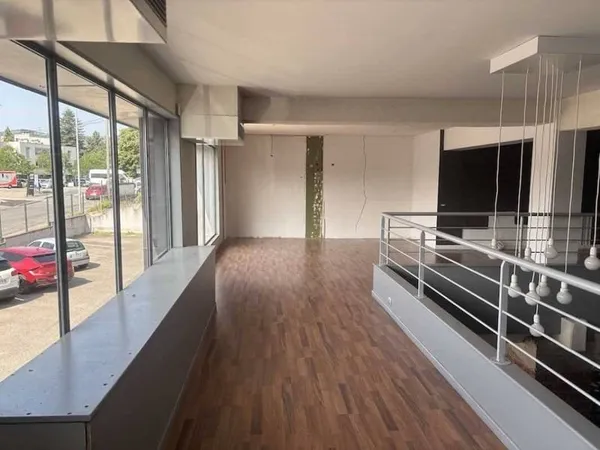 Local commercial 500 m²