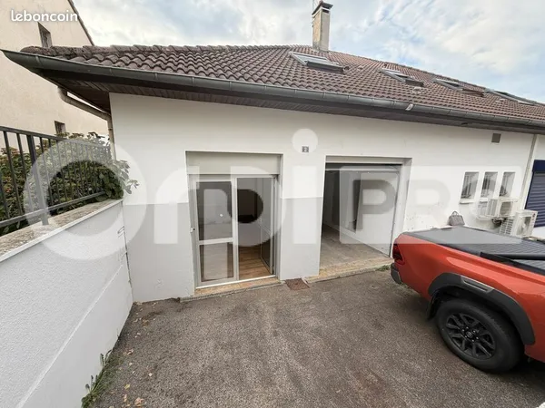 Bureau 95 m²