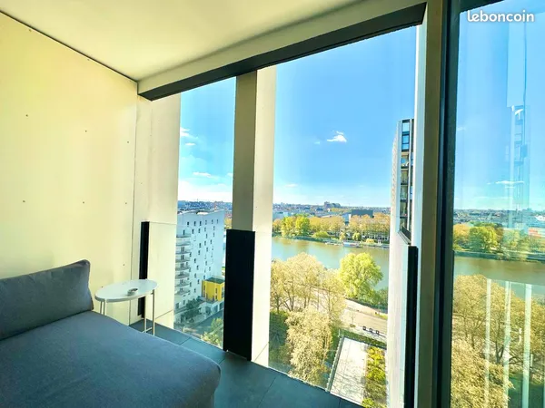 Skyhome neuf au 14e étage, vue panoramique sur la Loire