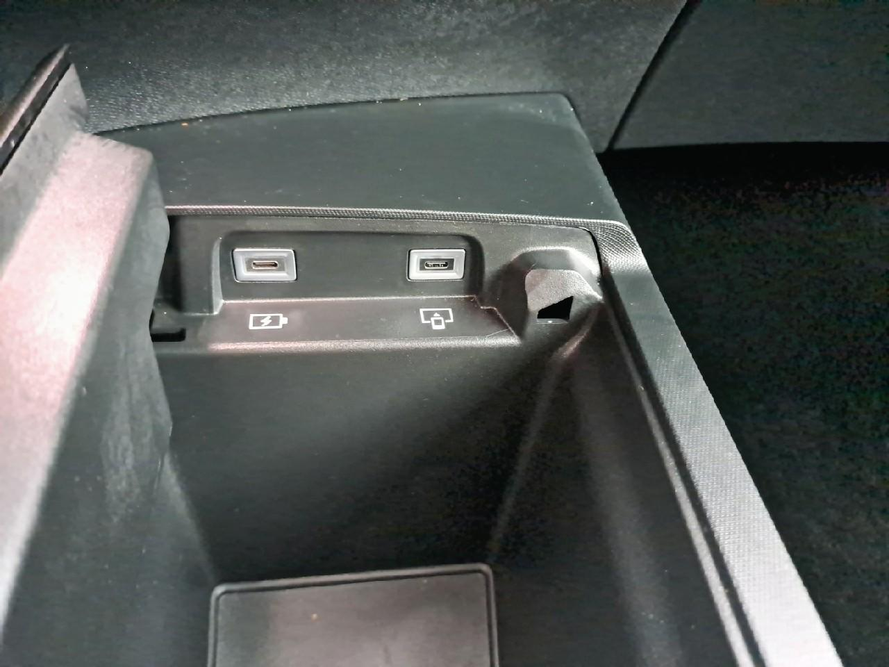Peugeot 3008 plug-in hybrid 195 e-dcs7 gt — photo 27