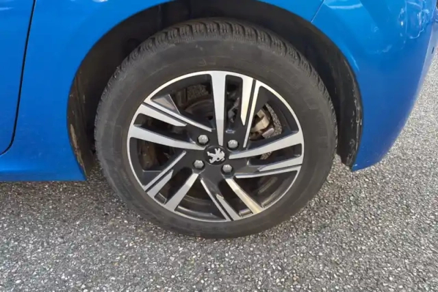 Peugeot 208 puretech 100 s&amp;s bvm6 — photo 11
