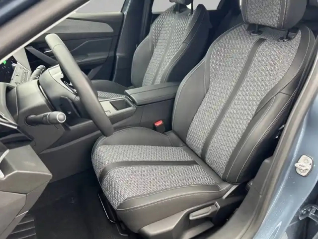 Peugeot 308 sw hybrid 145 e-dcs6 — photo 11
