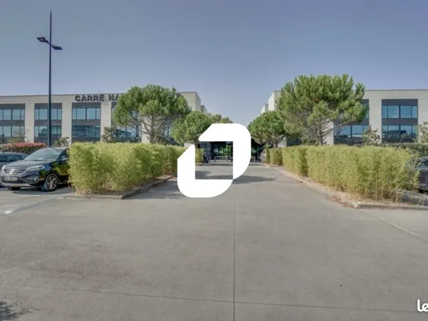 Bureau 916 m²