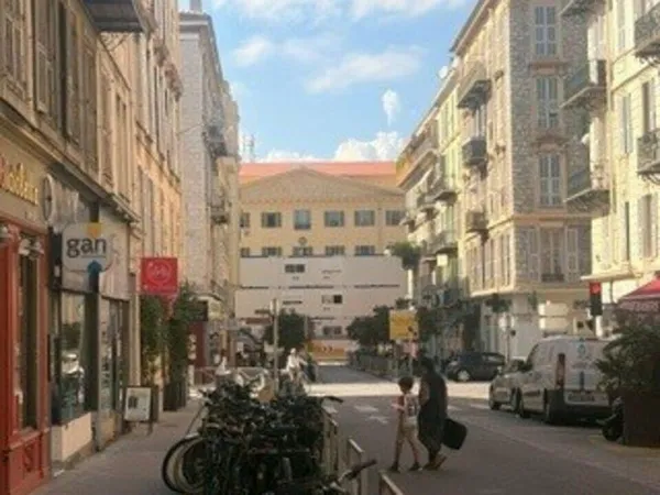 Local commercial 90 m²