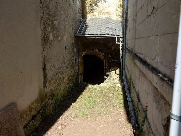 Rare : cave Troglodyte pour stockage à Montrichard