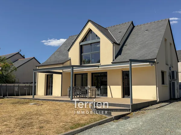 Maison contemporaine avec très belle parcelle