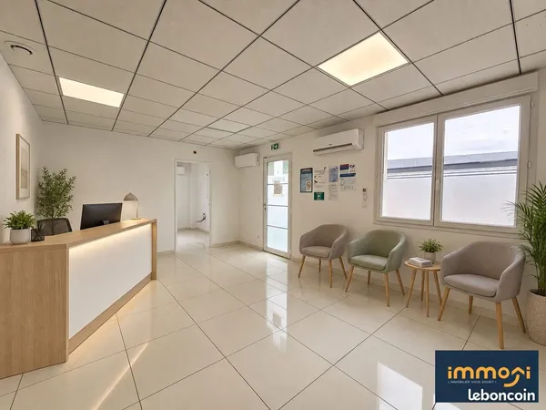 Local 300 m² Le Vieil-Évreux