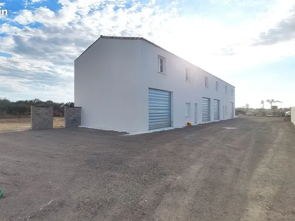 Local d'activité / Dépôt - 75 m² + 30 m² bureau