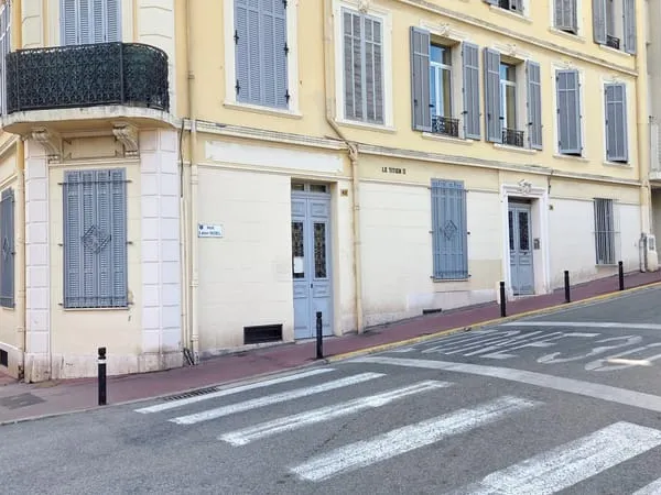 BUREAUX CENTRE CANNES