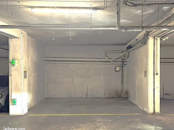 À louer places de parking