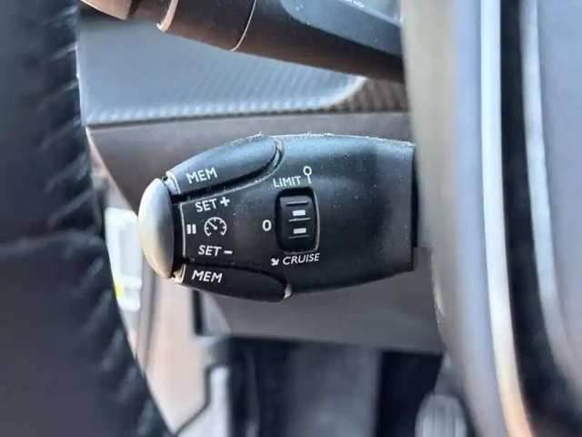 Peugeot 2008 puretech 100 s&amp;s bvm6 — photo 19