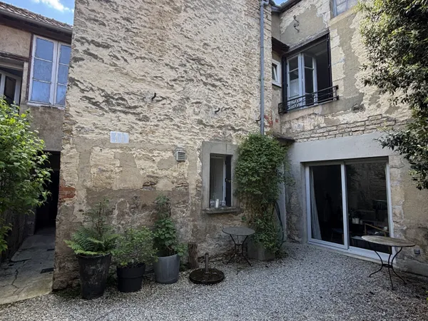 CHATILLON SUR SEINE (21) : belle propriété de 110m2 de 1823