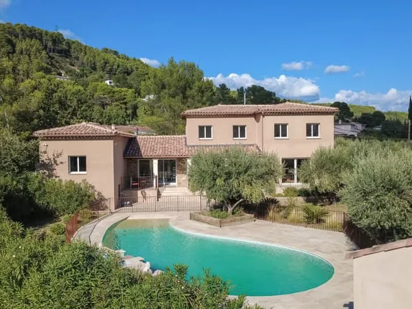 La Motte - Villa 8 pièces avec piscine et garage