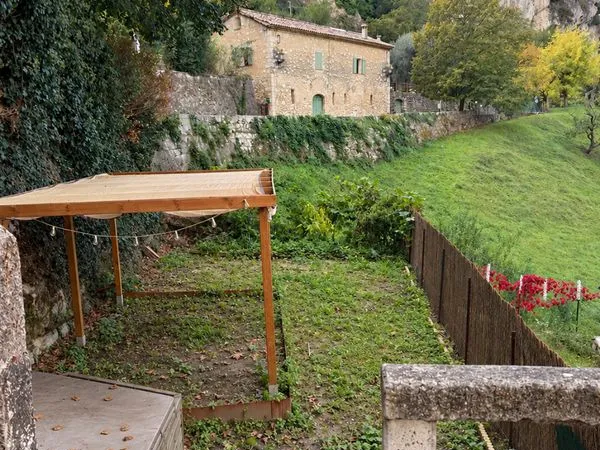 Appartement 2 pièces 43m² vue jardin terrasse vue imprenable château