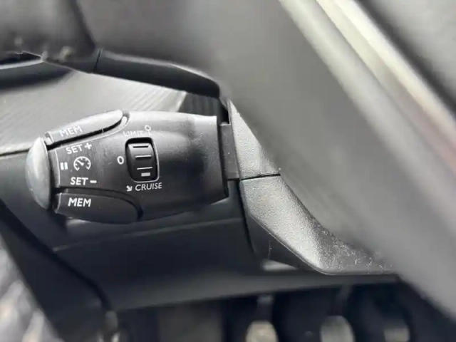Peugeot 208 puretech 75 s&amp;s bvm5 active — photo 19