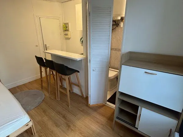Studio 12,18 m² - Paris 10e - Canal Saint-Martin / Métros 2 et 7