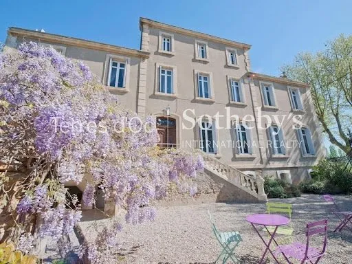 Maison 17 pièces 950 m²
