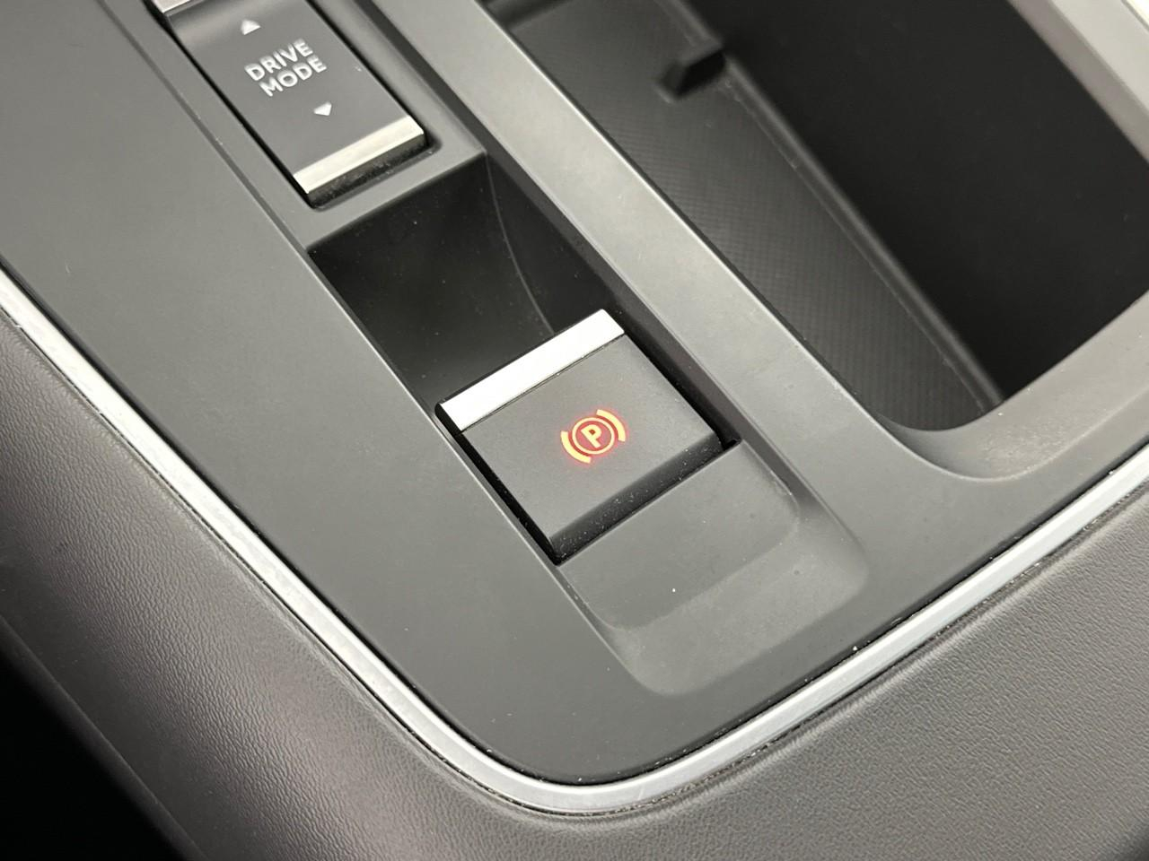 Citroën C5 Aircross hybride rechargeable 225 e-eat8 shine — photo 32