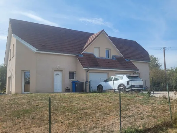 A Louer maison jumelée A Salans