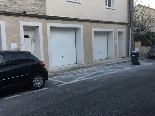 Maison de ville neuve 50 m2 avec garage terrasse et petit extérieur quartier Beausoleil Nîmes