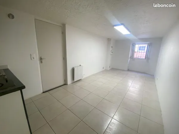 Studio 1 pièce 19 m²