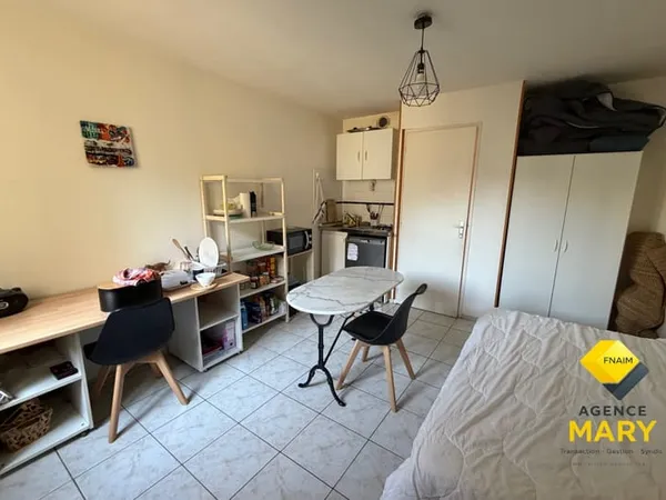 Studio meublé 18M2 1er étage - Vichy centre ville