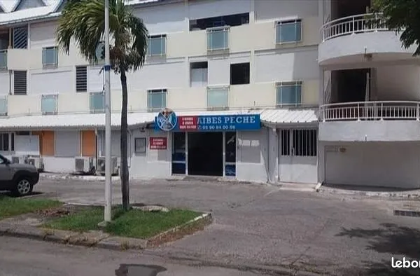 Local 63 m² Saint-Francois