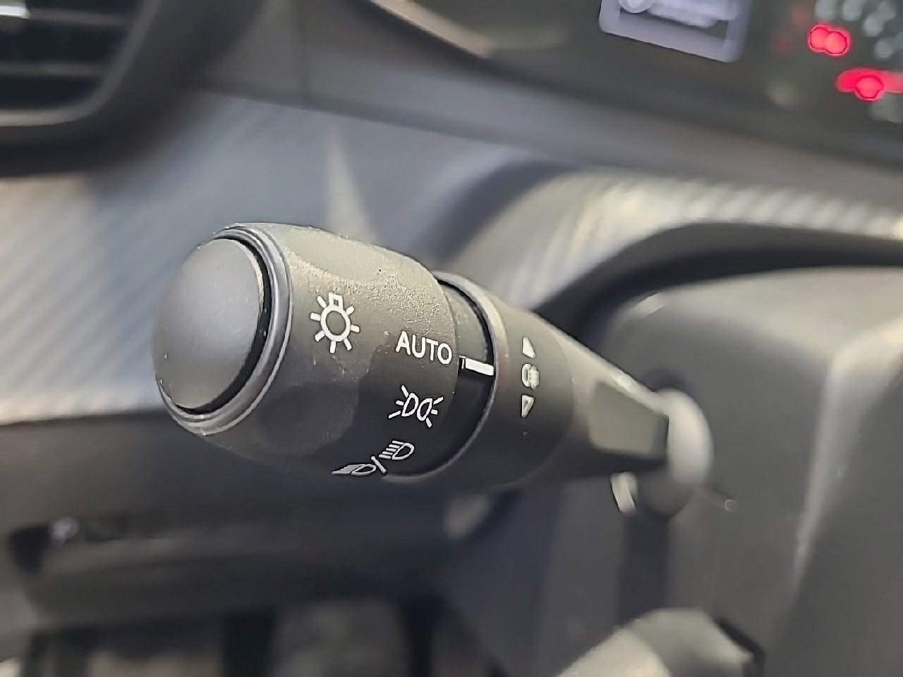 Peugeot 208 puretech 75 s&s bvm5 active — photo 22