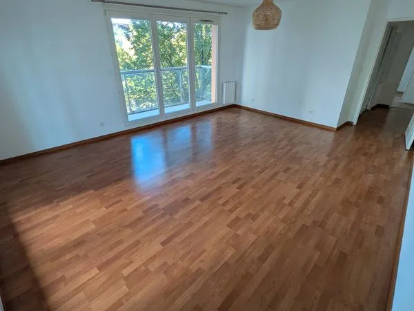 À vendre - Appartement T3 de 75 m² à La Madeleine, tram Romarin à 3 minutes à pied