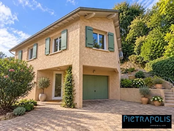 Maison 6 pièces 145 m²