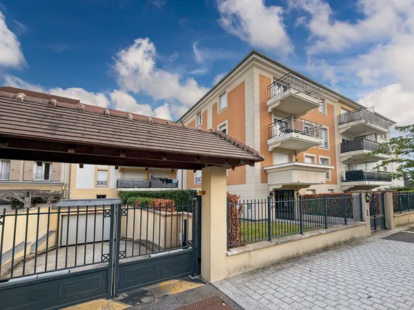 COUP DE C?UR ? F3 EN REZ-DE-JARDIN AVEC TERRASSE & JARDIN !