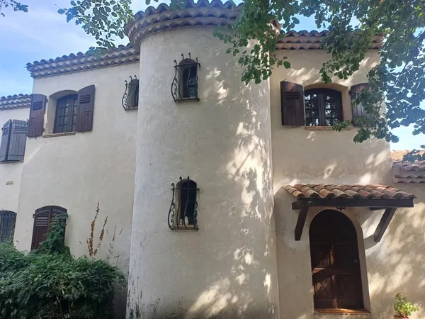 LA GAUDE RESIDENTIELLE - GRANDE VILLA - PISCINE - TERRAIN 1.900m²