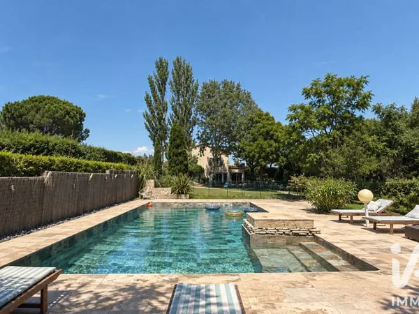 Maison 9 pièces 350 m²
