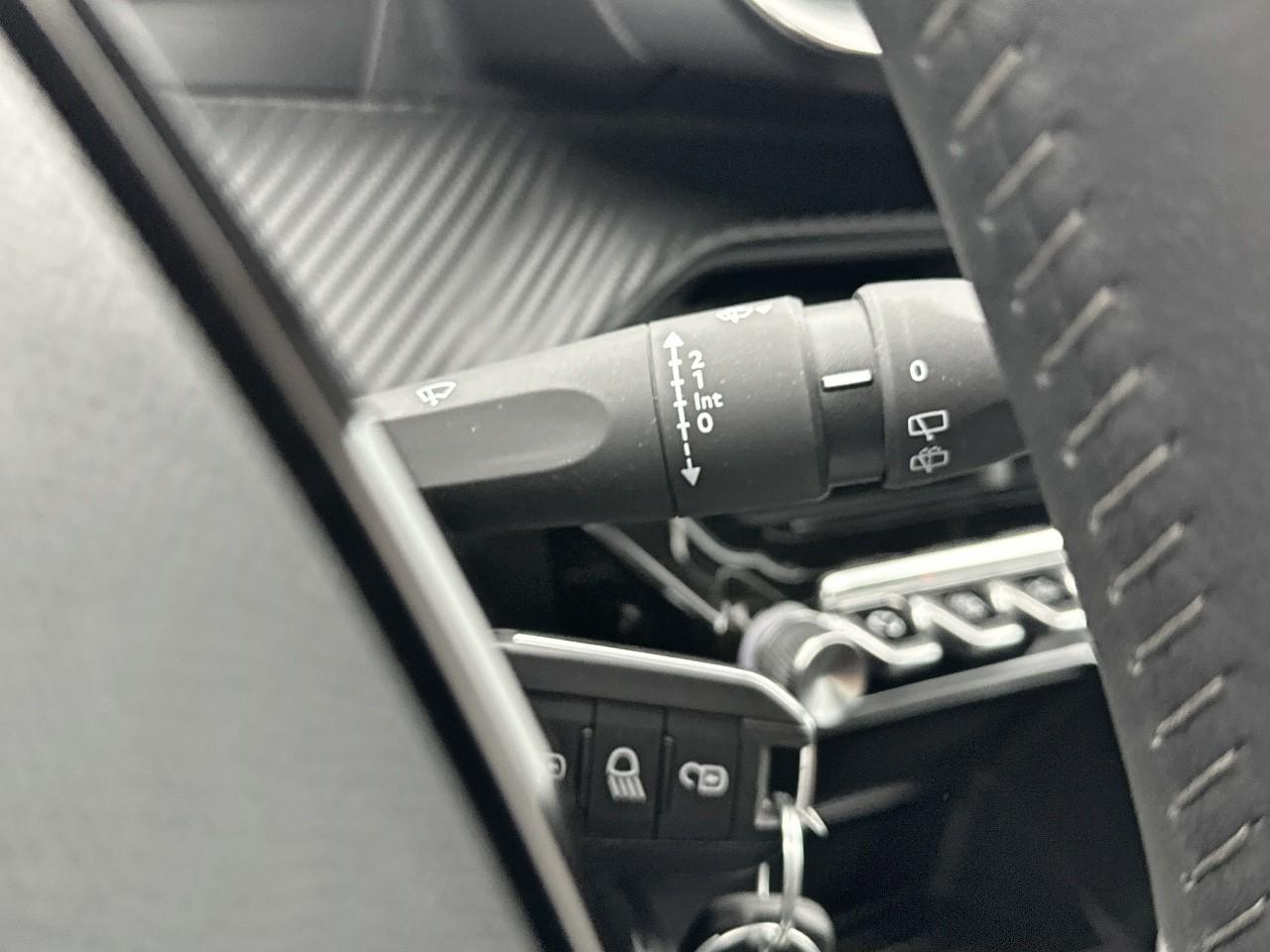 Peugeot 208 puretech 100 s&s bvm6 style — photo 20