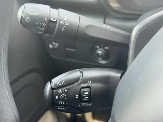 Citroën C3 1.2 puretech 110ch s&amp;s shine 120-123g — photo 11