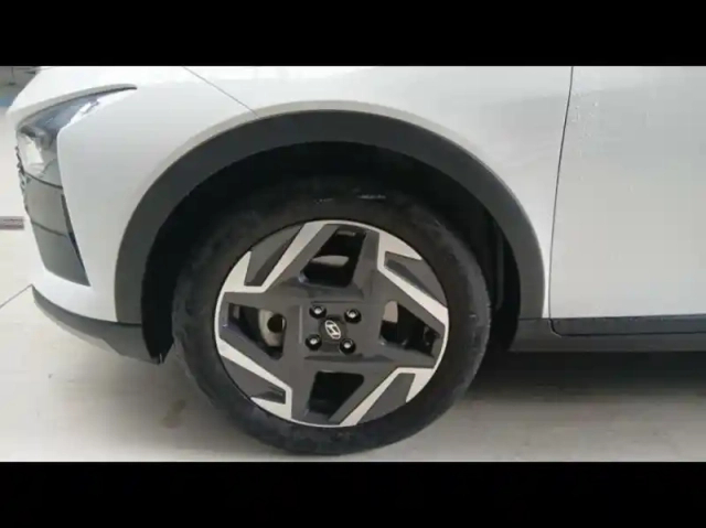 Hyundai Bayon 1.0 t-gdi 100ch creative dct-7 — photo 12