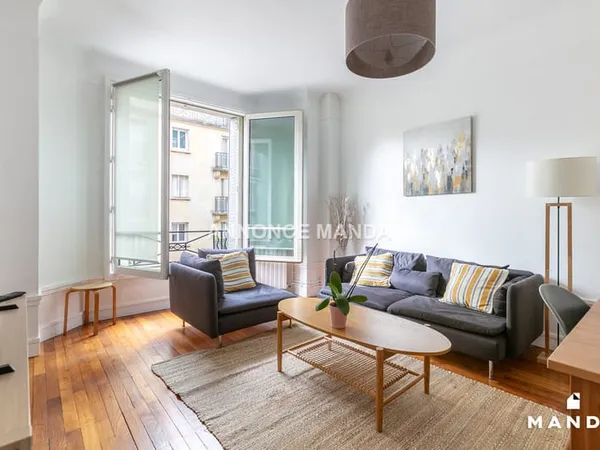 Appartement Location Paris 2p 61m² 2013€