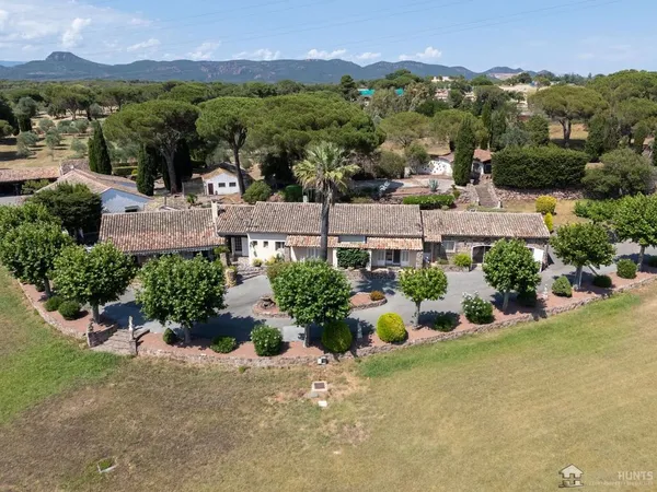 Villa 12 pièces 425 m²
