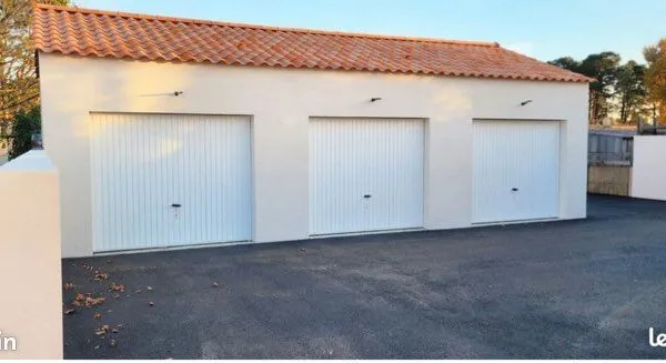 Garage fermé à louer - Challans centre / Leclerc - 140 euros