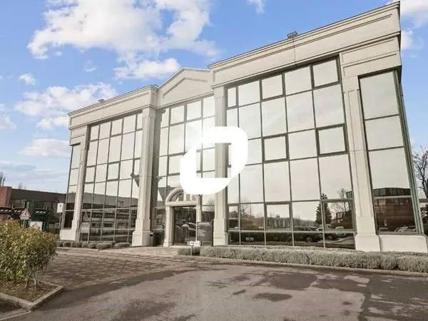 Bureaux 636 m²